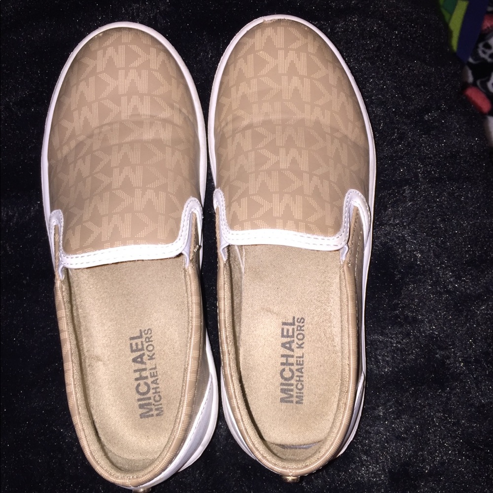 Michael Kors Slips in